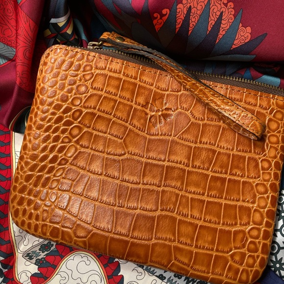 Patricia Nash Cassini Tan Leather Wristlet - Picture 2 of 9